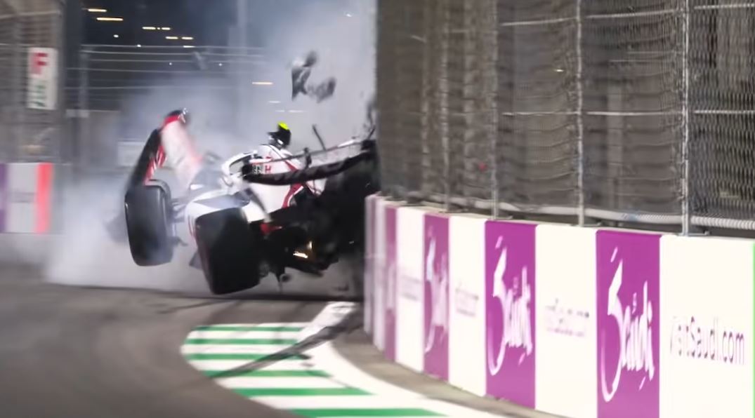 Video: Schumacherova nehoda v Džiddě