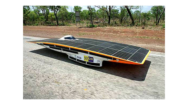 Solární automobil