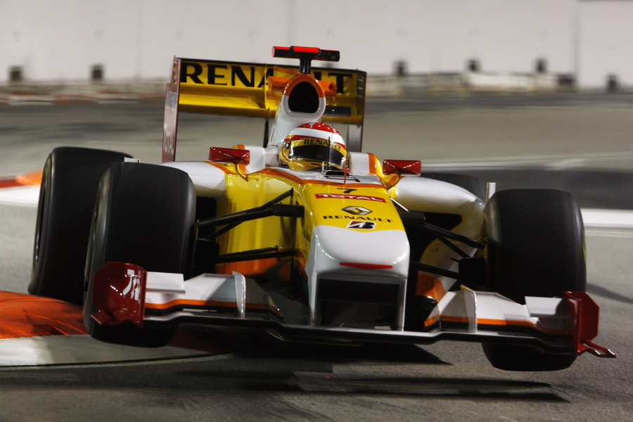 Alonso své poslední velké ceny odjel za Renault v roce 2009, pak přestoupil na 5 let k Ferrari