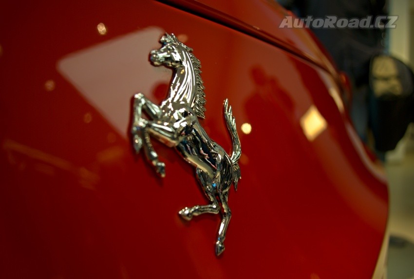 Ferrari dementovalo zprávu o angažování inženýra Hoylea