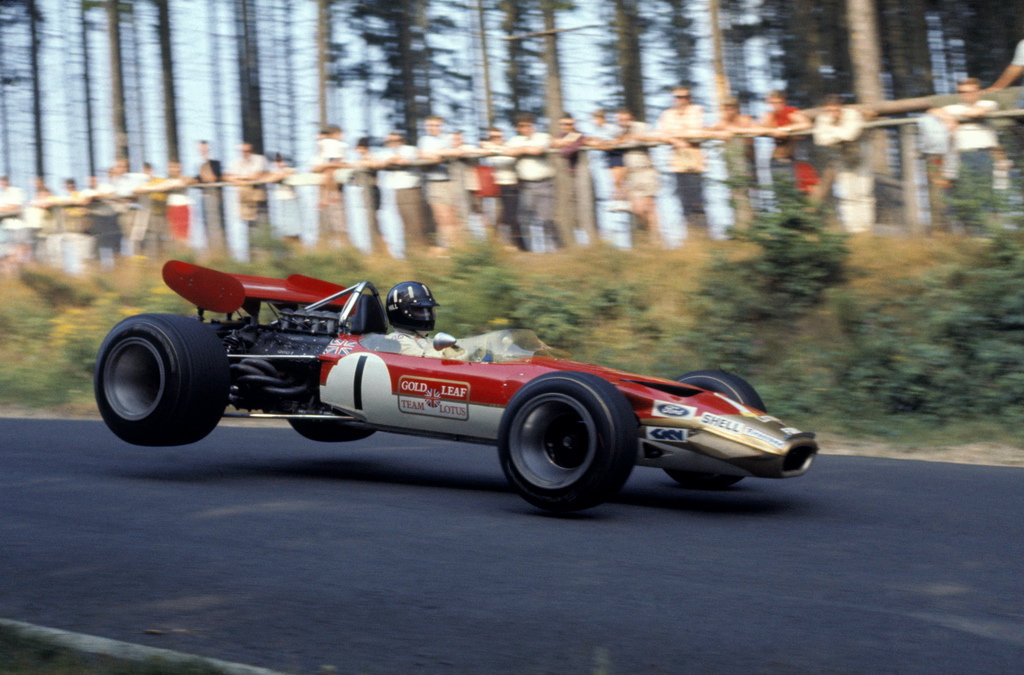 Rok 1969 a Lotus, který se Hillovi stal málem osudným.