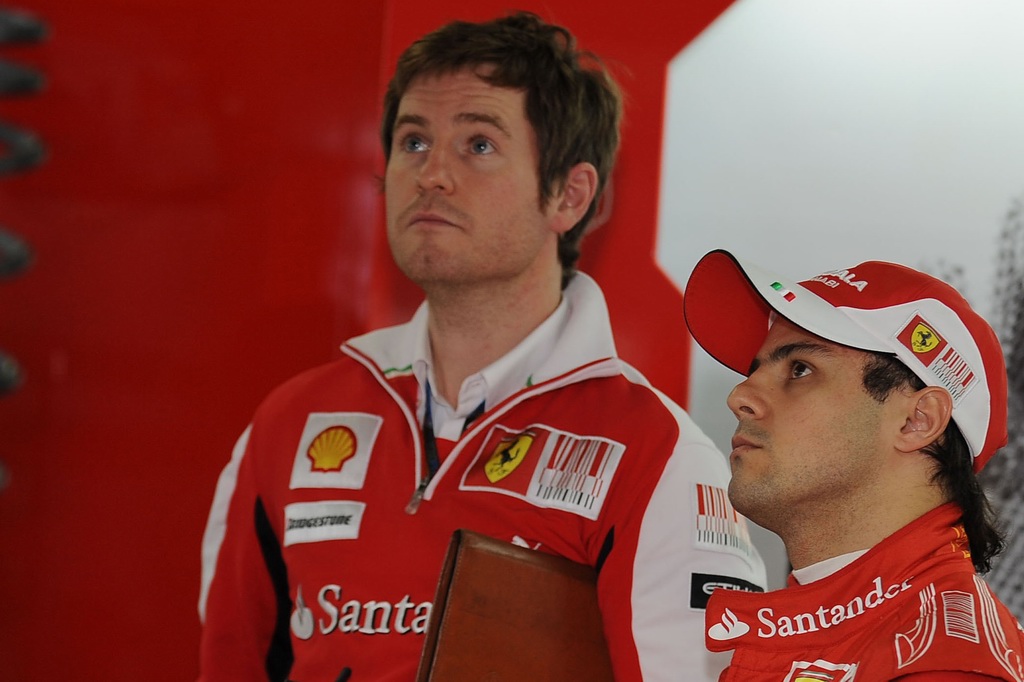 Felipe Massa a Rob Smedley. Brazilec se právem mohl cítit ukřivděn
