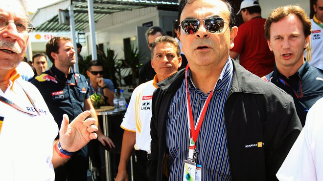 Carlos Ghosn se v F1 pohybuje už několik let (Brazílie 2010)