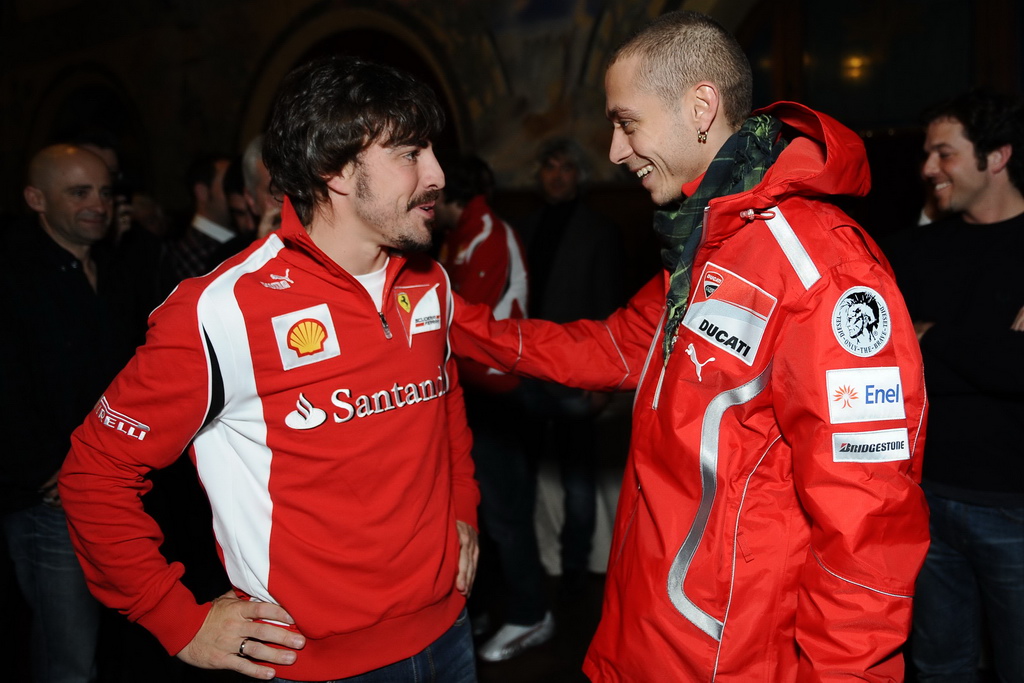 Alonso se Valentinem Rossi často setkával