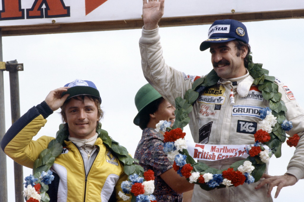 Clay Regazzoni při svém posledním triumfu v Silverstone 1979. Za necelých devět měsíců jeho kariéra skončila právě v Long Beach.
