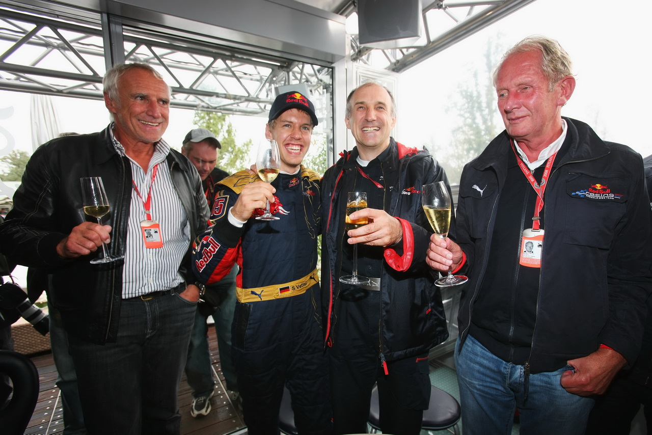 Vettel odměnil Mateschitze čtyřmi mistrovskými tituly
