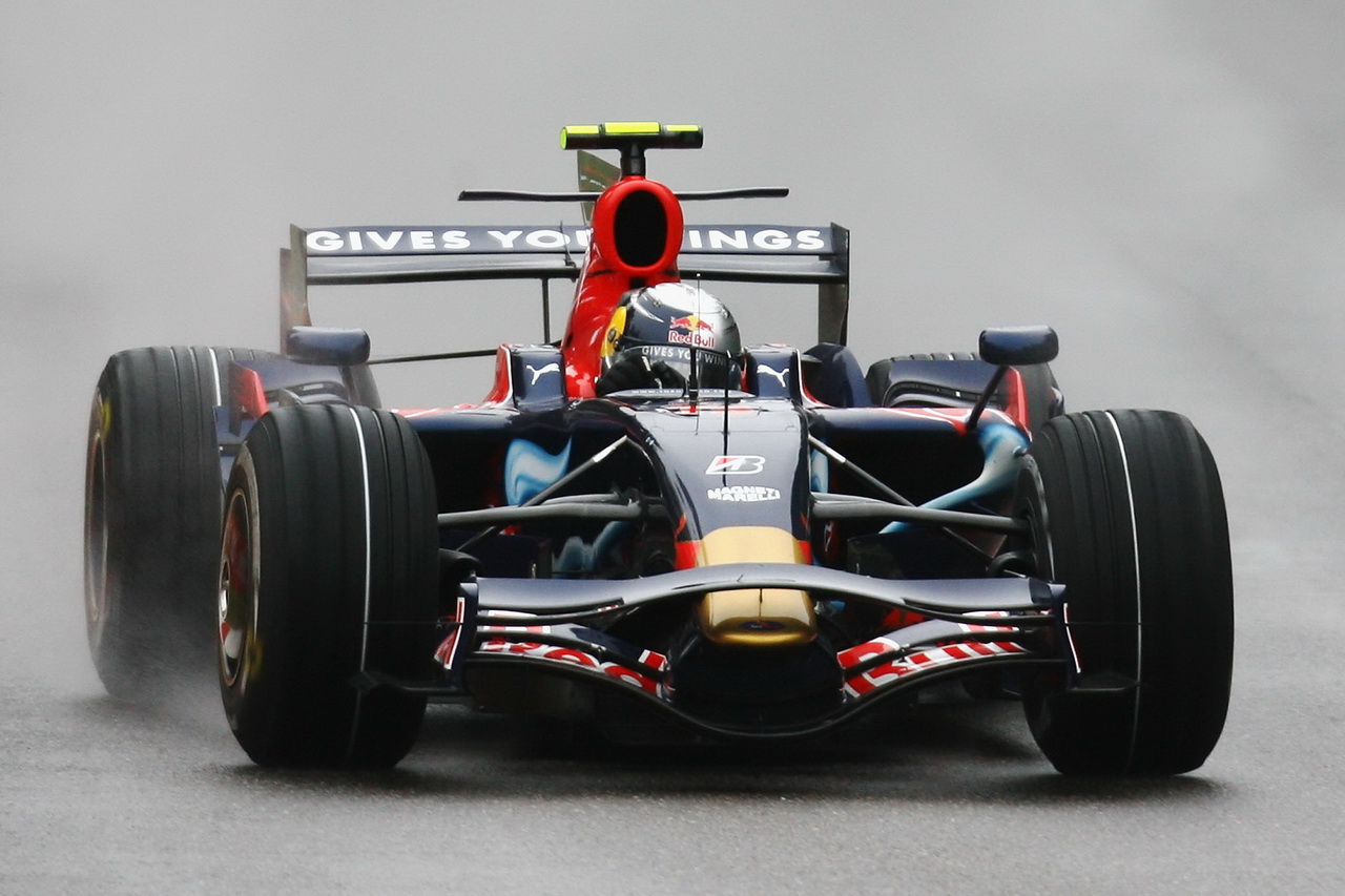 Je v tom kus symboliky - Vettel na Monze v roce 2008 při vítězné jízdě