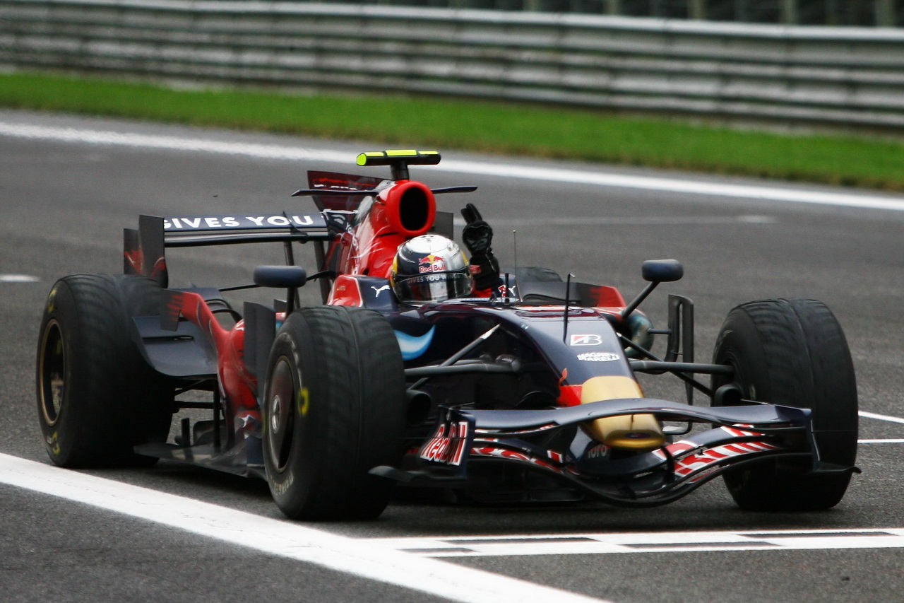 Sebastian Vettel s z prvního vítězství radoval ještě u Toro Rosso, Brembo bylo u toho
