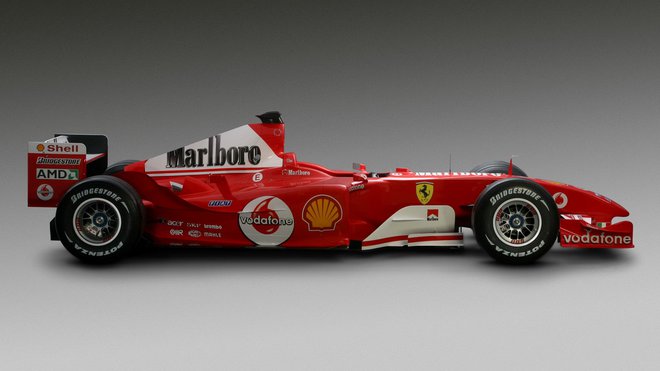 Nápis Marlboro na vozech Ferrari už neuvidíte, ale spojenectví trvá nadále