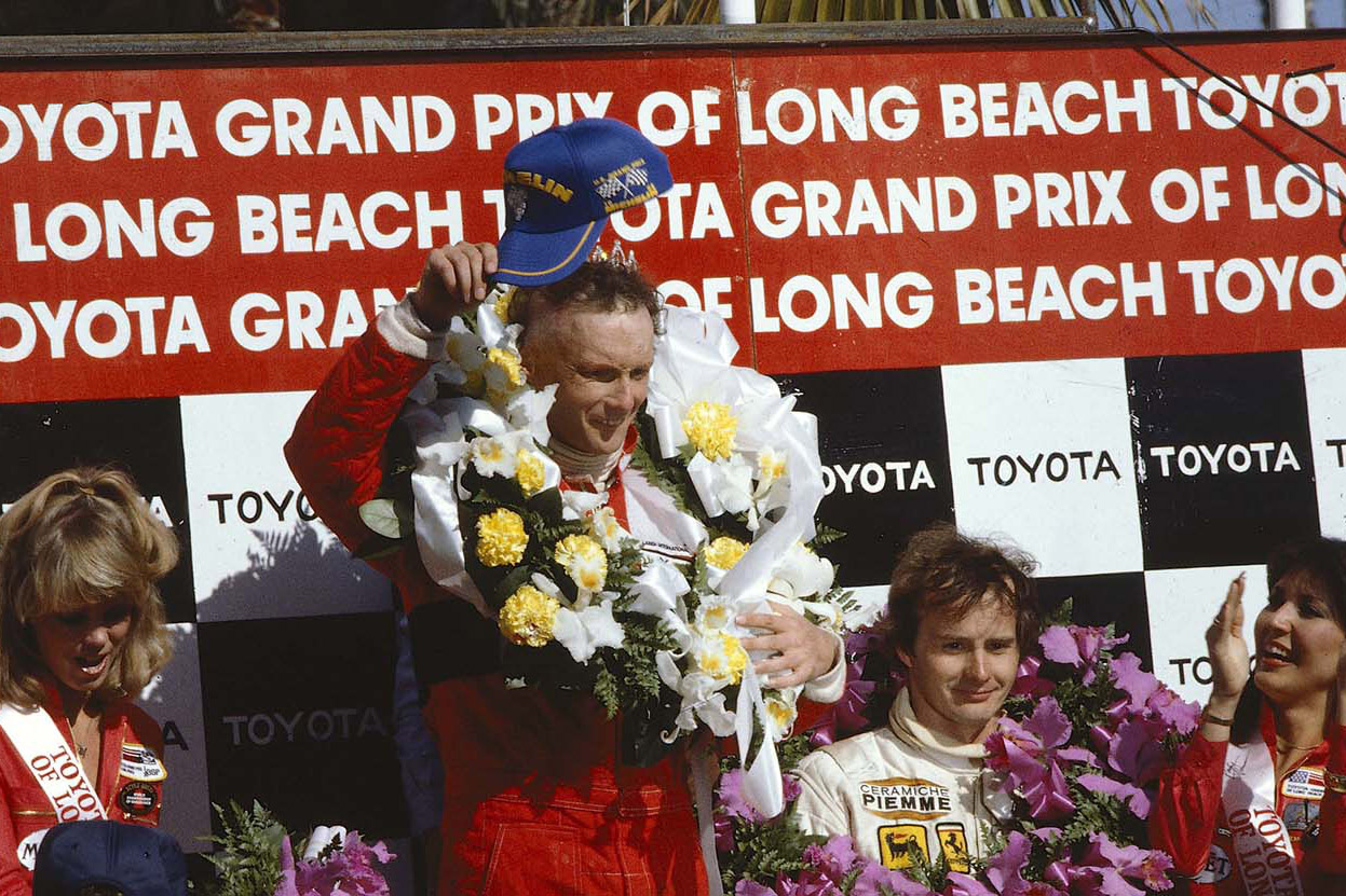 Lauda byl úspěšný i na trati, do závěru šampionátu bojoval i titul.