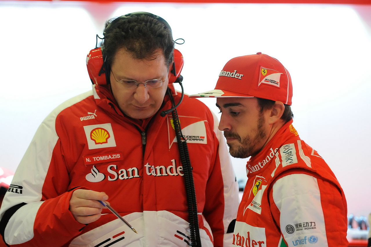 Tombazis lituje, že Fernandovi Alonsovi nikdy nedokázali poskytnout auto schopné vyhrát titul
