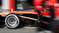 Marussia MR02