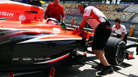 Marussia MR02