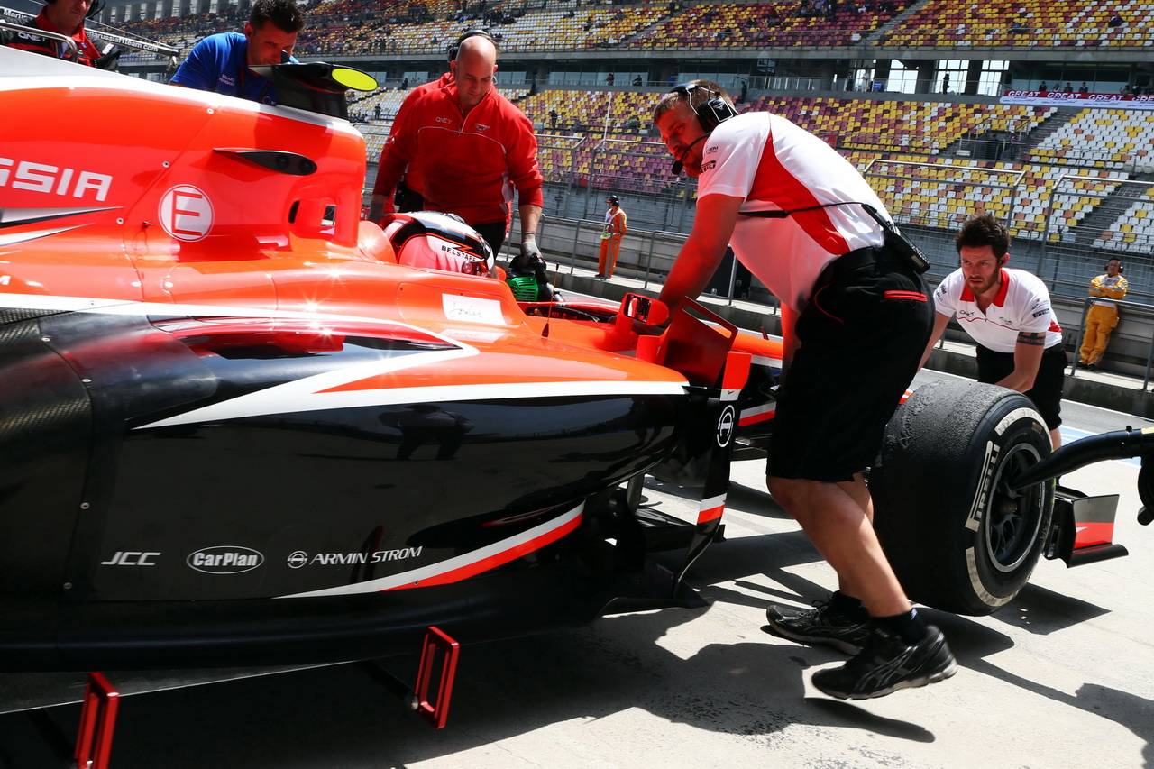 Marussia MR02