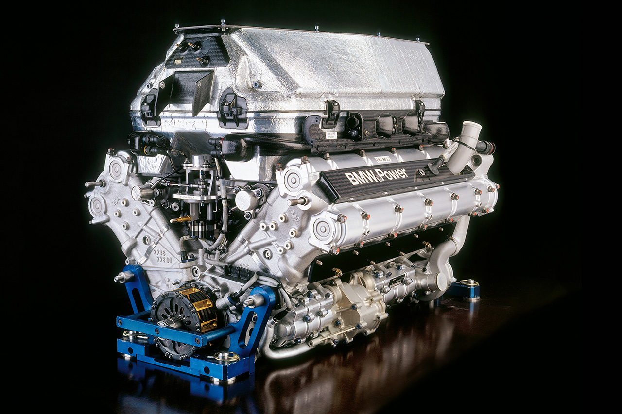 Atmosférický V10 motor BMW používaný v sezóně 2004