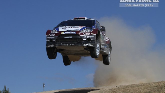 Mads Ostberg Ford Fiesta RS WRC dobře zná - v letech 2011 a 2012 s ním závodil ve svém soukromém týmu, v roce 2013 pak v M-Sportu. V letech 2014 a 2015 jsme jej vídali v barvách Citroënu