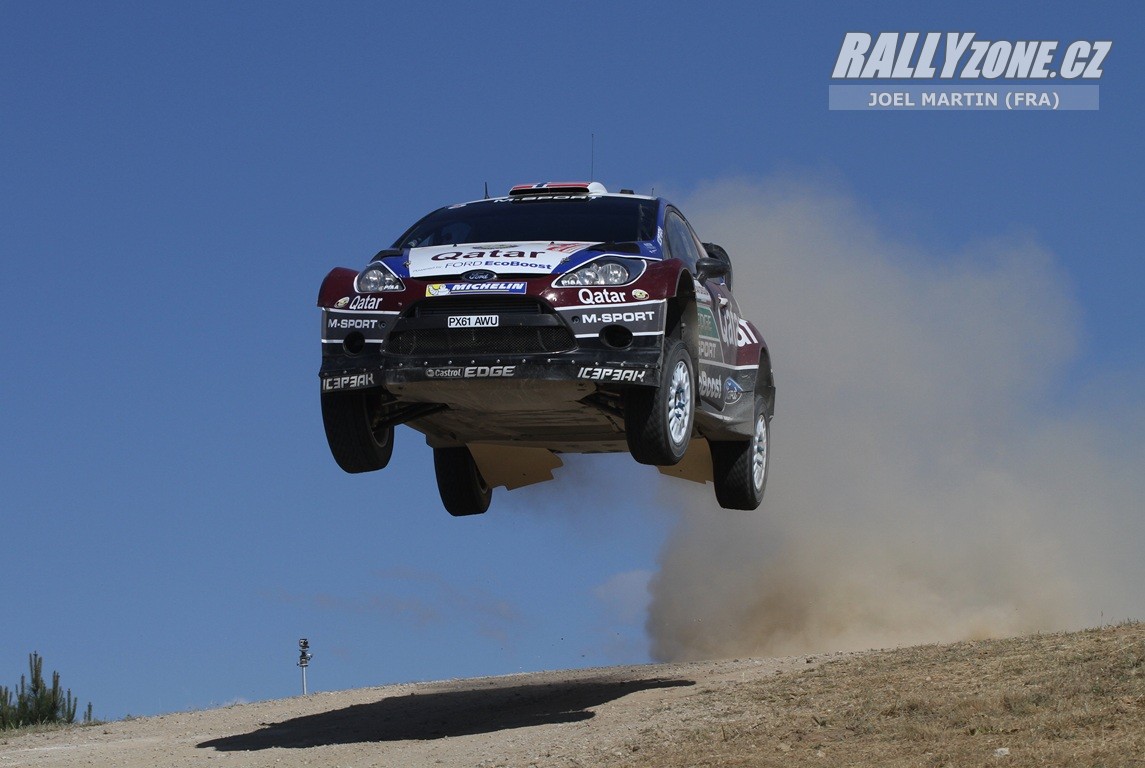 Mads Ostberg Ford Fiesta RS WRC dobře zná - v letech 2011 a 2012 s ním závodil ve svém soukromém týmu, v roce 2013 pak v M-Sportu. V letech 2014 a 2015 jsme jej vídali v barvách Citroënu