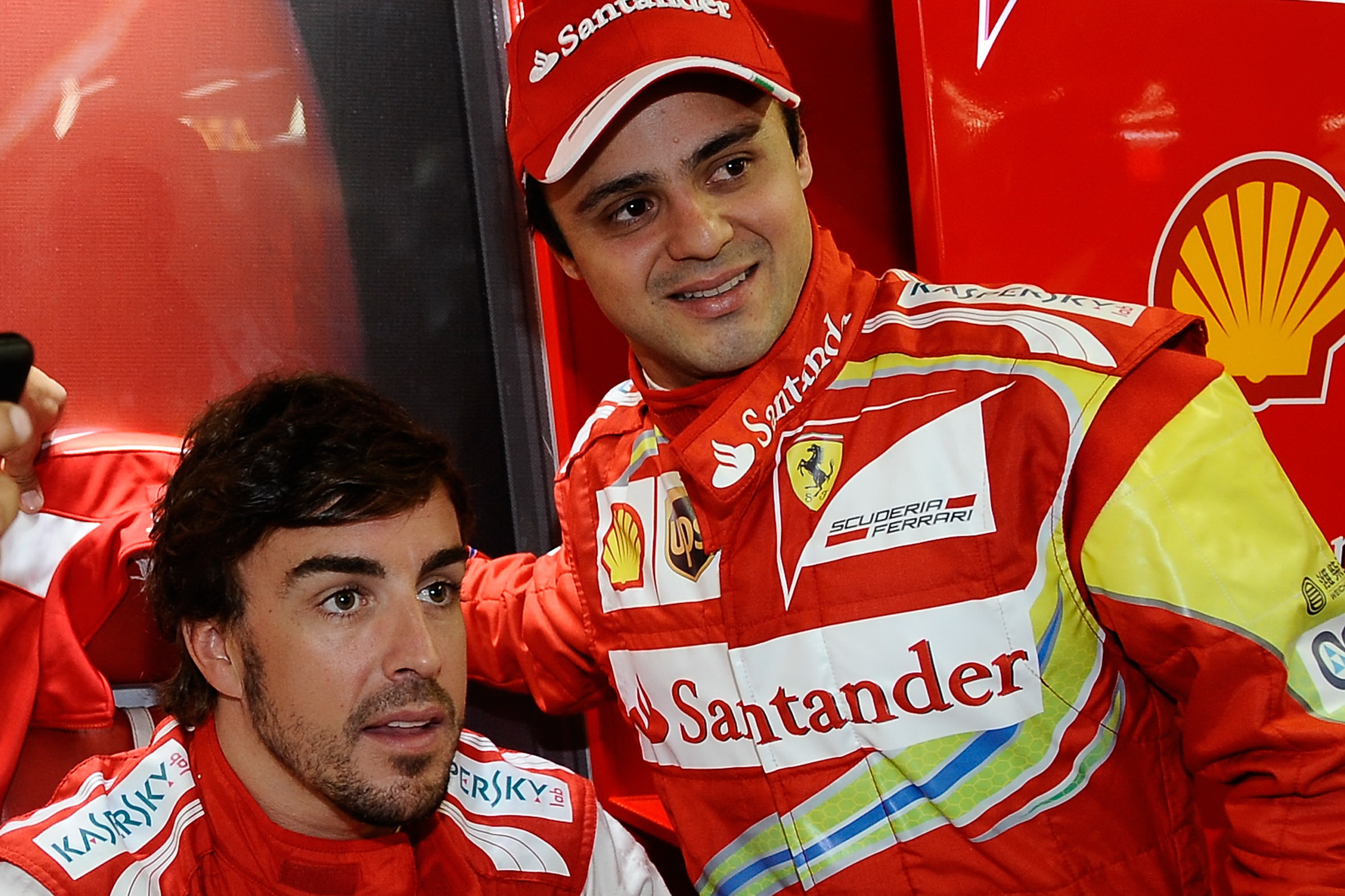 Felipe Massa s Fernandem Alonsem, kdy spolu jezdili za Ferrari