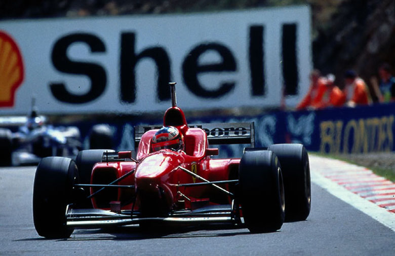 Na Ferrari F310B už Michael v roce 1997 sahal po titulu