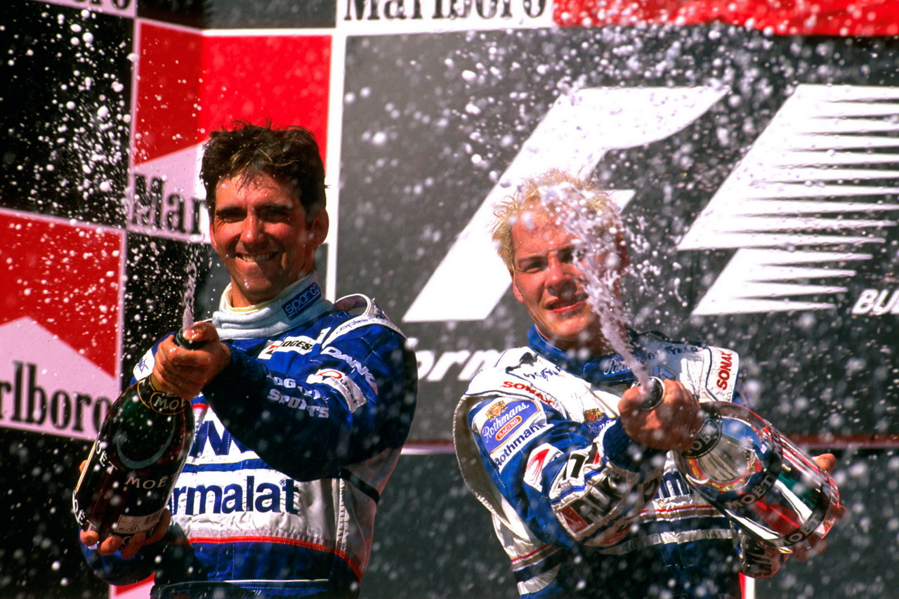 Hned dva synové slavných pilotů F1 se sešli v roce 1996 v jedné stáji - Damon Hill a Jacques Villeneuve jr.
