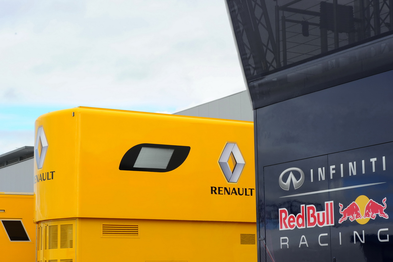 Red Bull se s Renaultem rozešel, aniž by měl zajištěnou náhradu