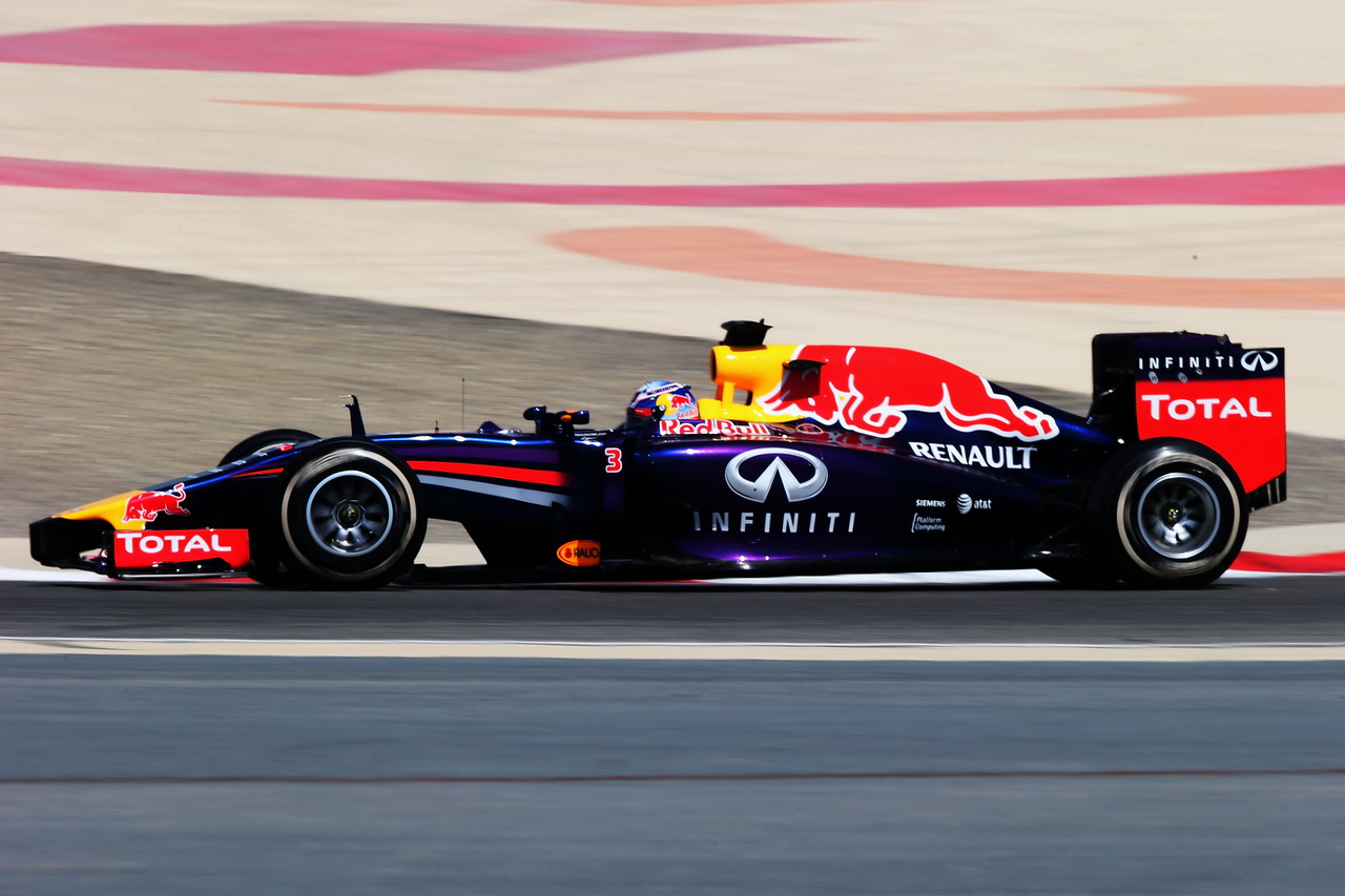 Red Bull při testech v Bahrajnu
