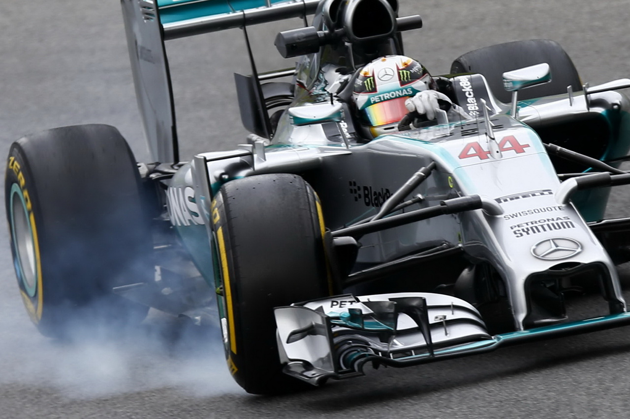 Podle Hamiltona nemá Mercedes s brzdami žádné problémy