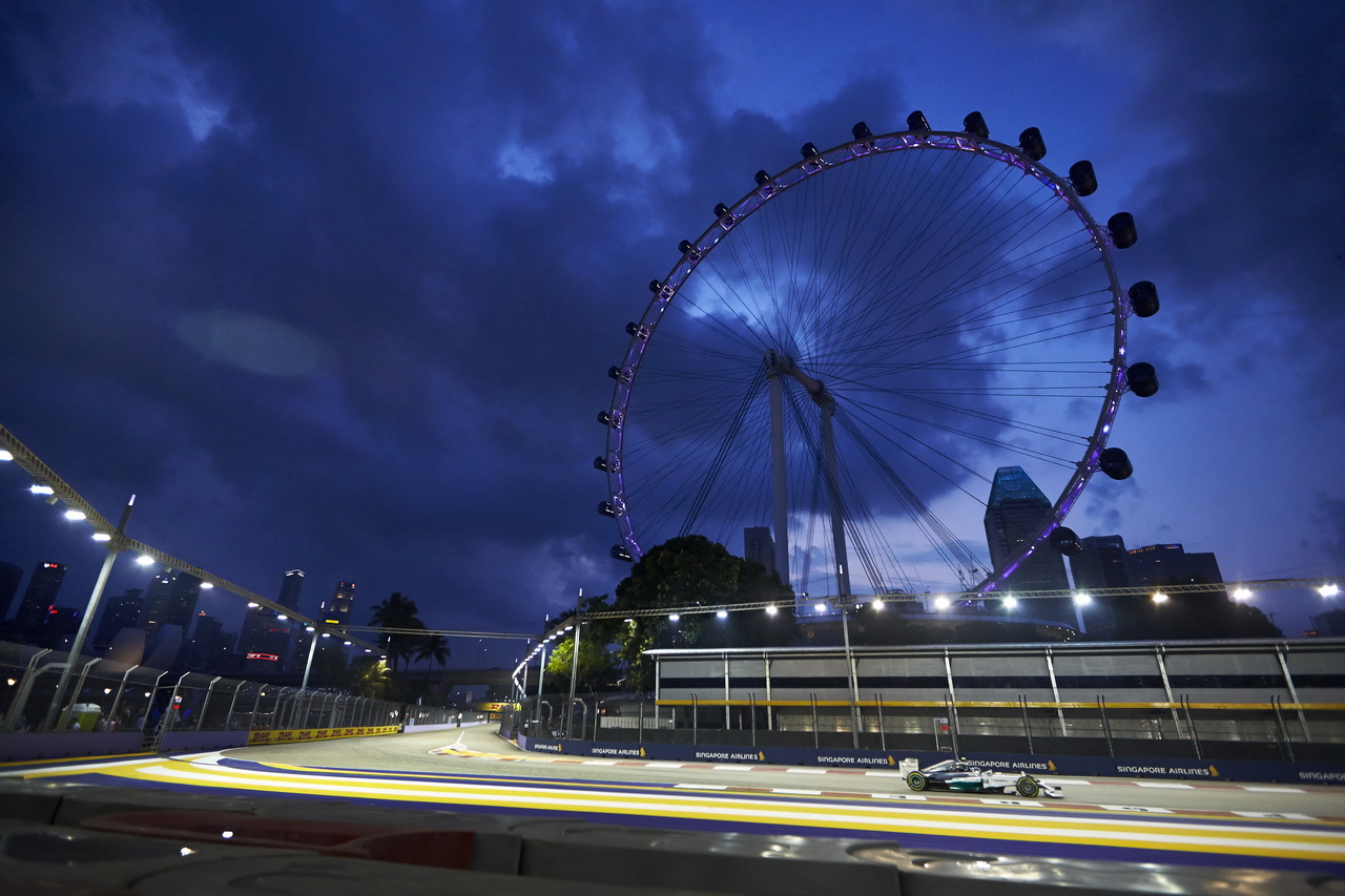 Singapur představuje pro Mercedes neznámou - blíží se jeho další porážka?