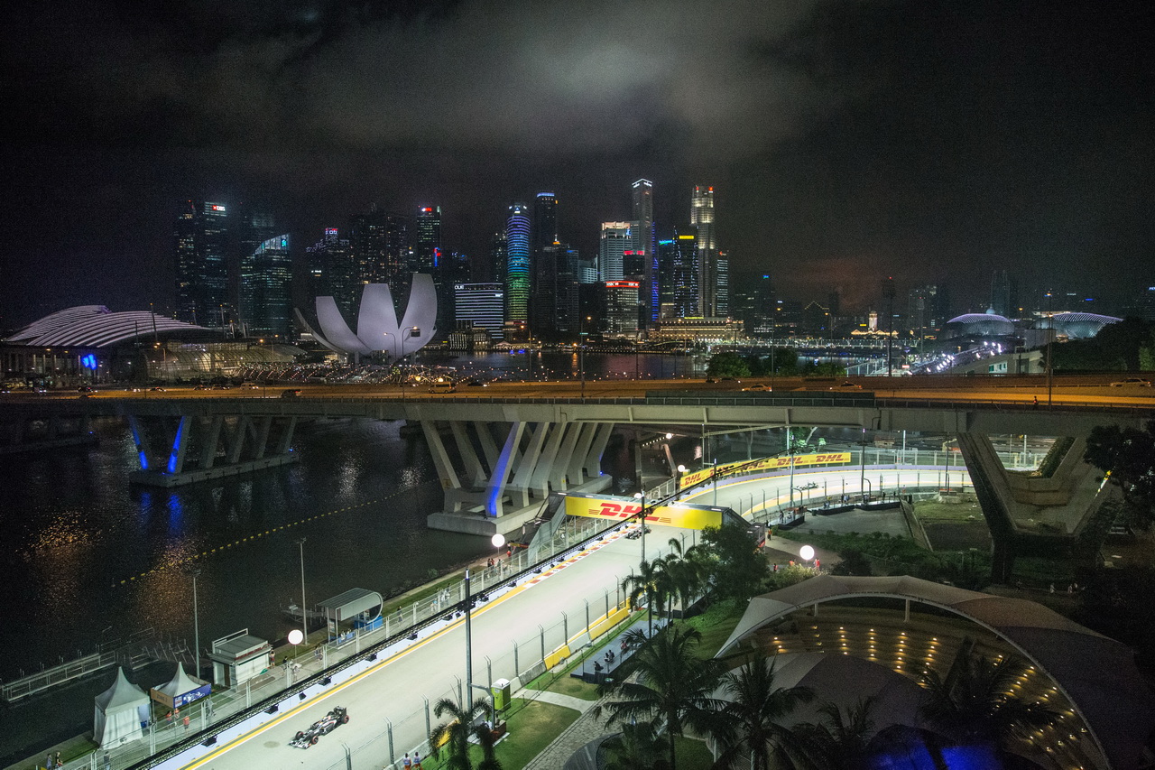 V Singapuru je vše připraveno na další noční závod