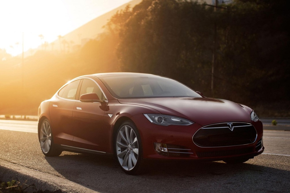 Tesla model S patří mezi světově nejprodávanější elektromobily.