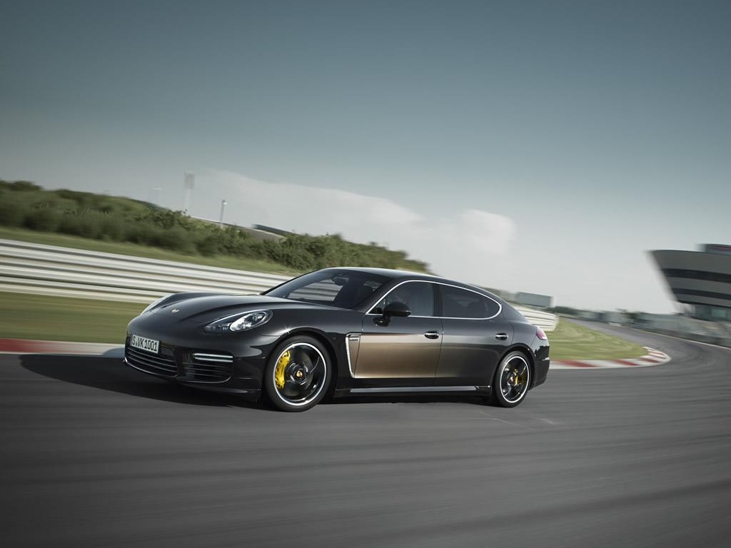 Stane se Porsche Panamera předobrazem svého nového elektrického bratříčka?