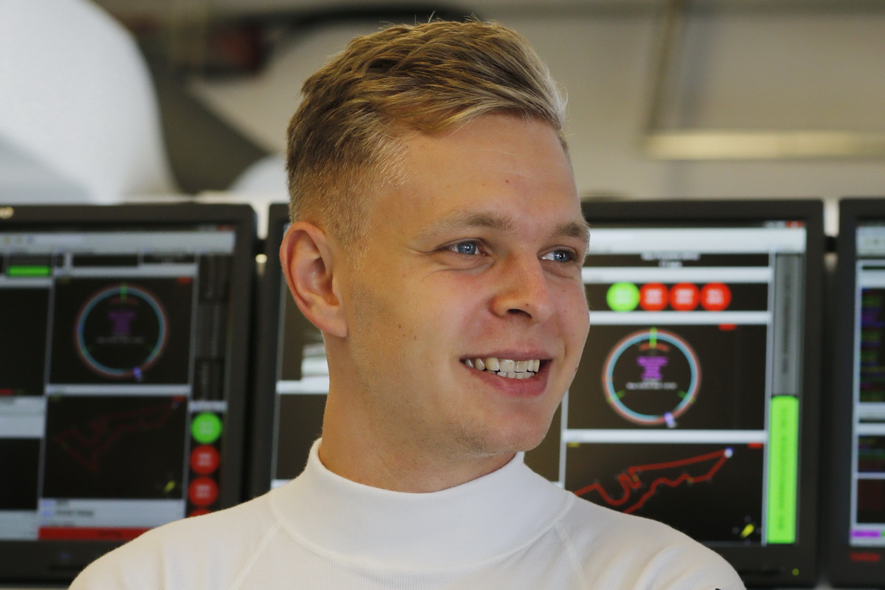 Magnussen prozatím svou šanci na F1 prohrál, i když Dennis tvrdí, že jeho návrat není vyloučen.