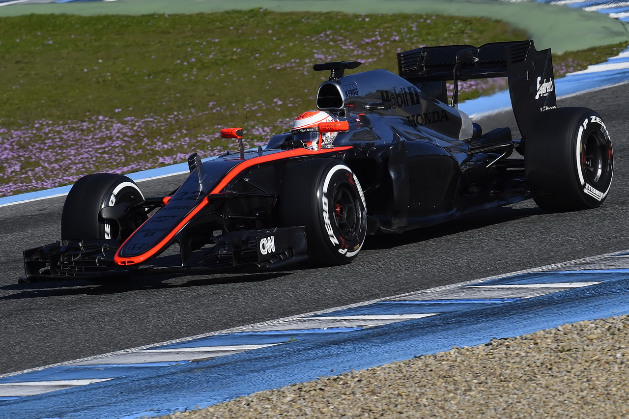 McLaren MP4-30 při testech v Jerezu