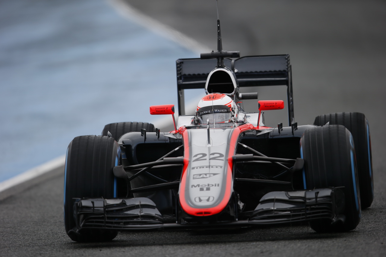 Kevin Magnussen loni v Jerezu při testu mokrých pneumatik