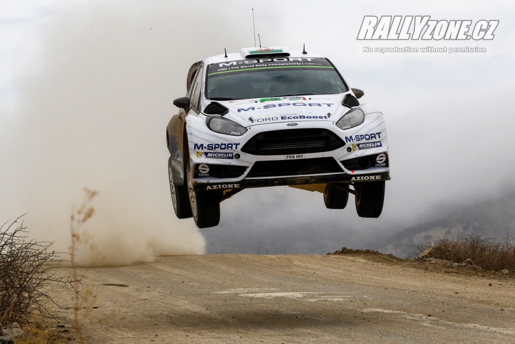 Takto vloni v Mexiku skákal Elfyn Evans s Fordem Fiesta RS WRC
