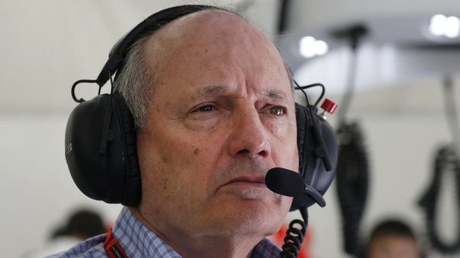 Dennis je proslulý svými názory na vše kolem F1
