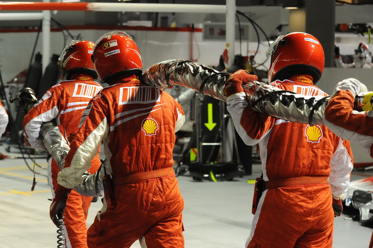 Ferrari má na poslední sezónu s tankováním špatné vzpomínky