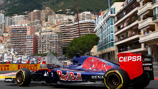Verstappenovi je nejvíc vyčítána jeho kolize a následná nehoda v Monacu