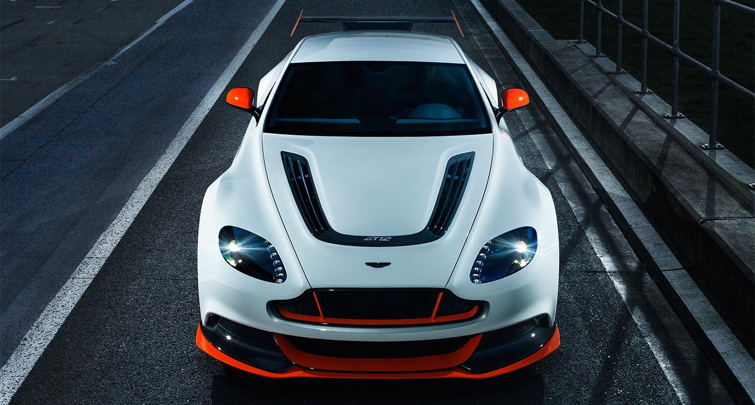 Aston Martin představí ve světové premiéře nový Vantage GT12, který čerpá inspiraci mezi závodními vozy série GT3.