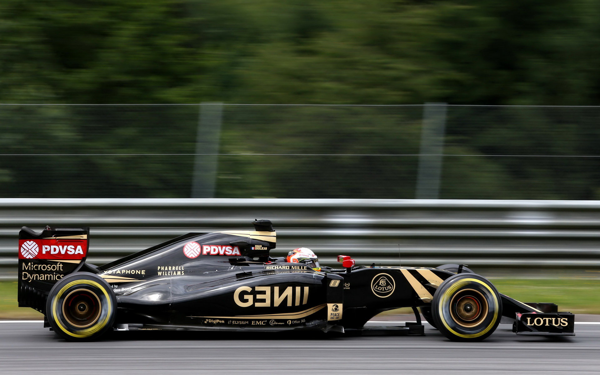 Grosjean v Rakousku odstoupil kvůli technickým problémům