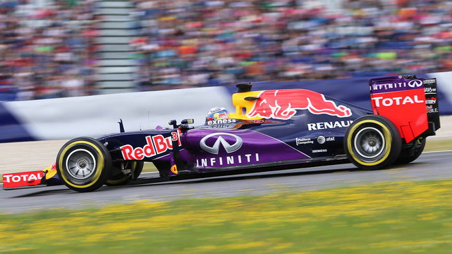 Daniel Ricciardo s Red Bullem RB11