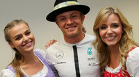 Rosberg s pitbabes