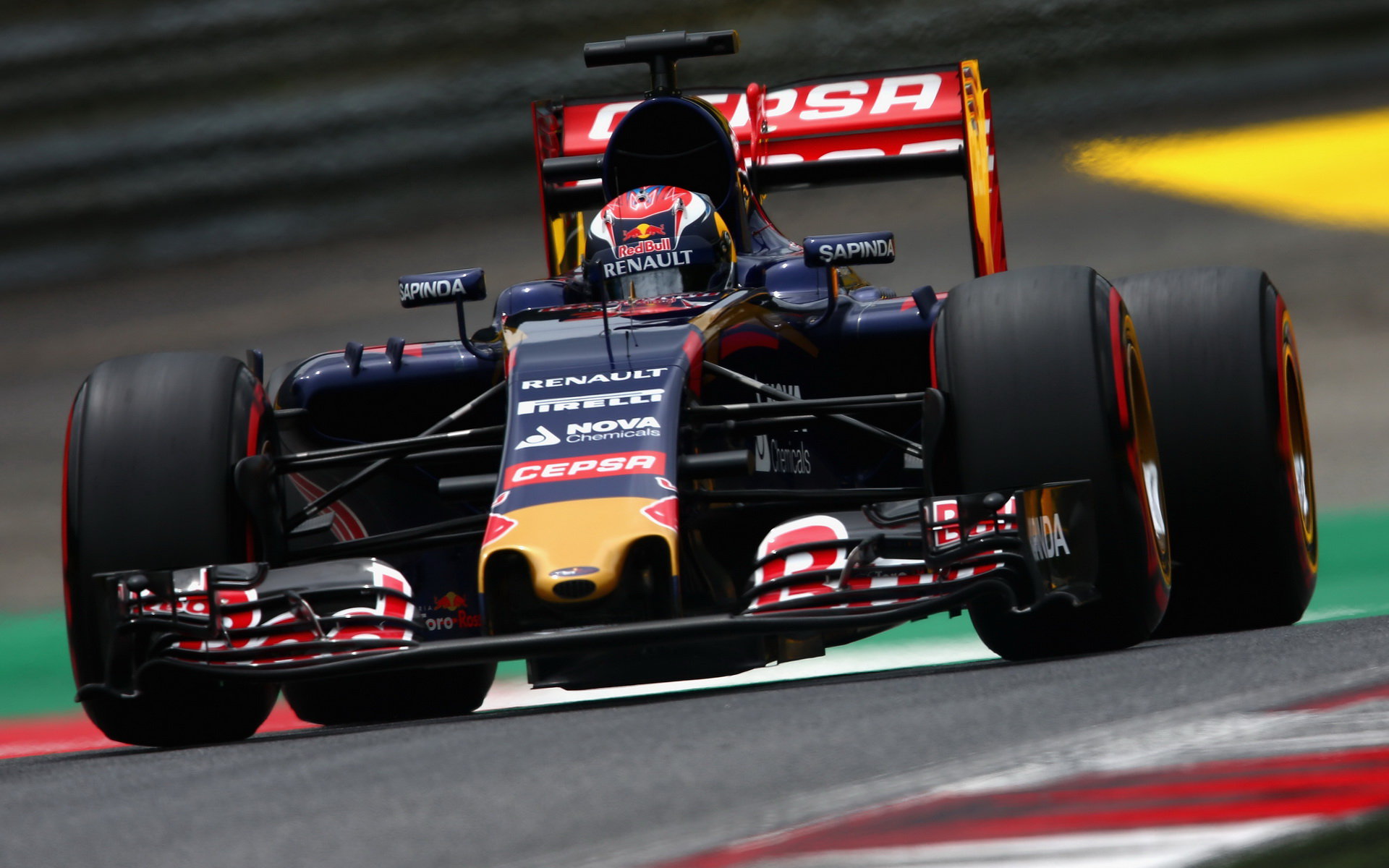 Verstappenova výkonu si de Ferran cení.