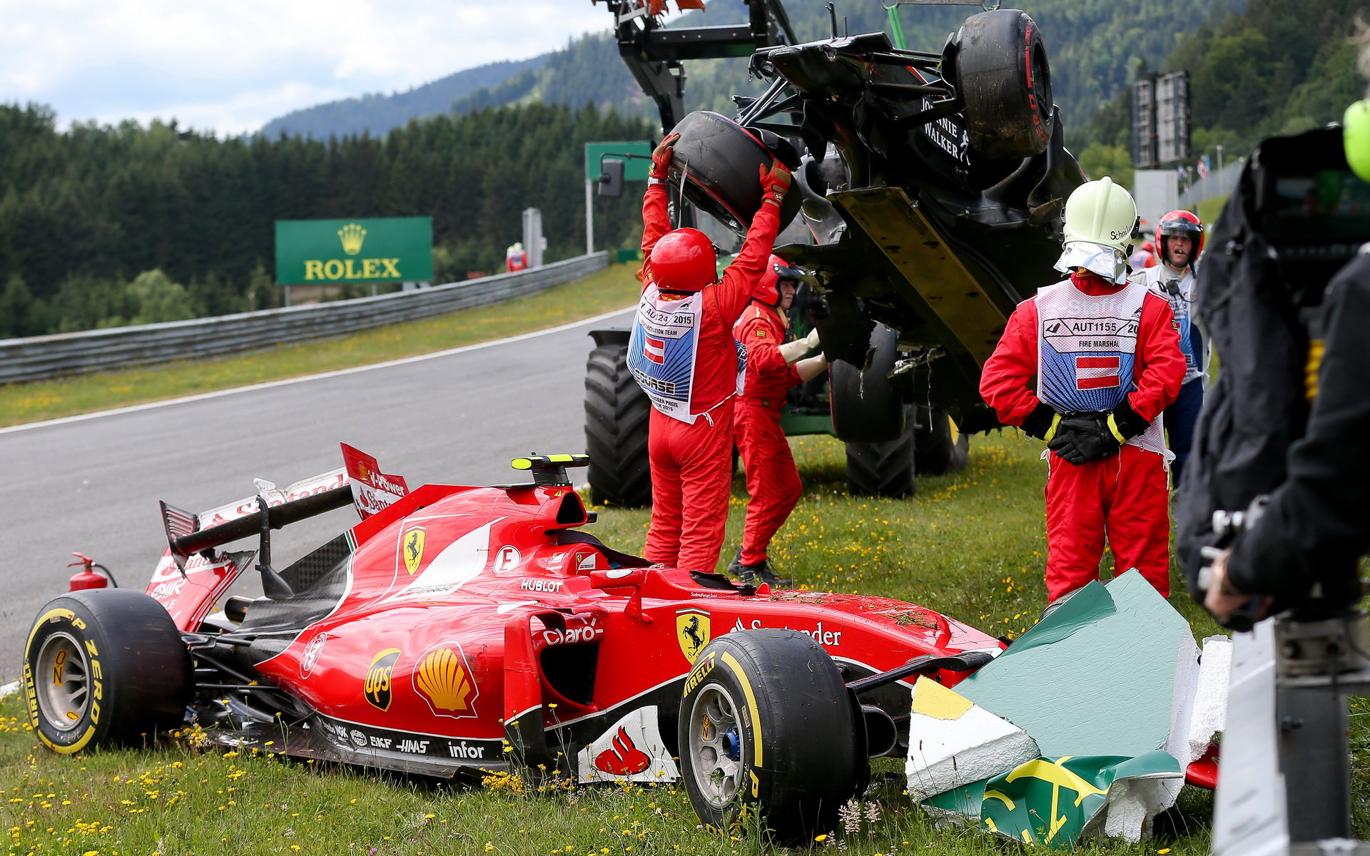 Další potíže jako pozůstatek nehody v Rakousku může čekat Alonso v Británii.