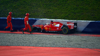 Antonio Fuoco (Ferrari SF15-T) havaroval v testech na Red Bull Ringu (23.6.2015)