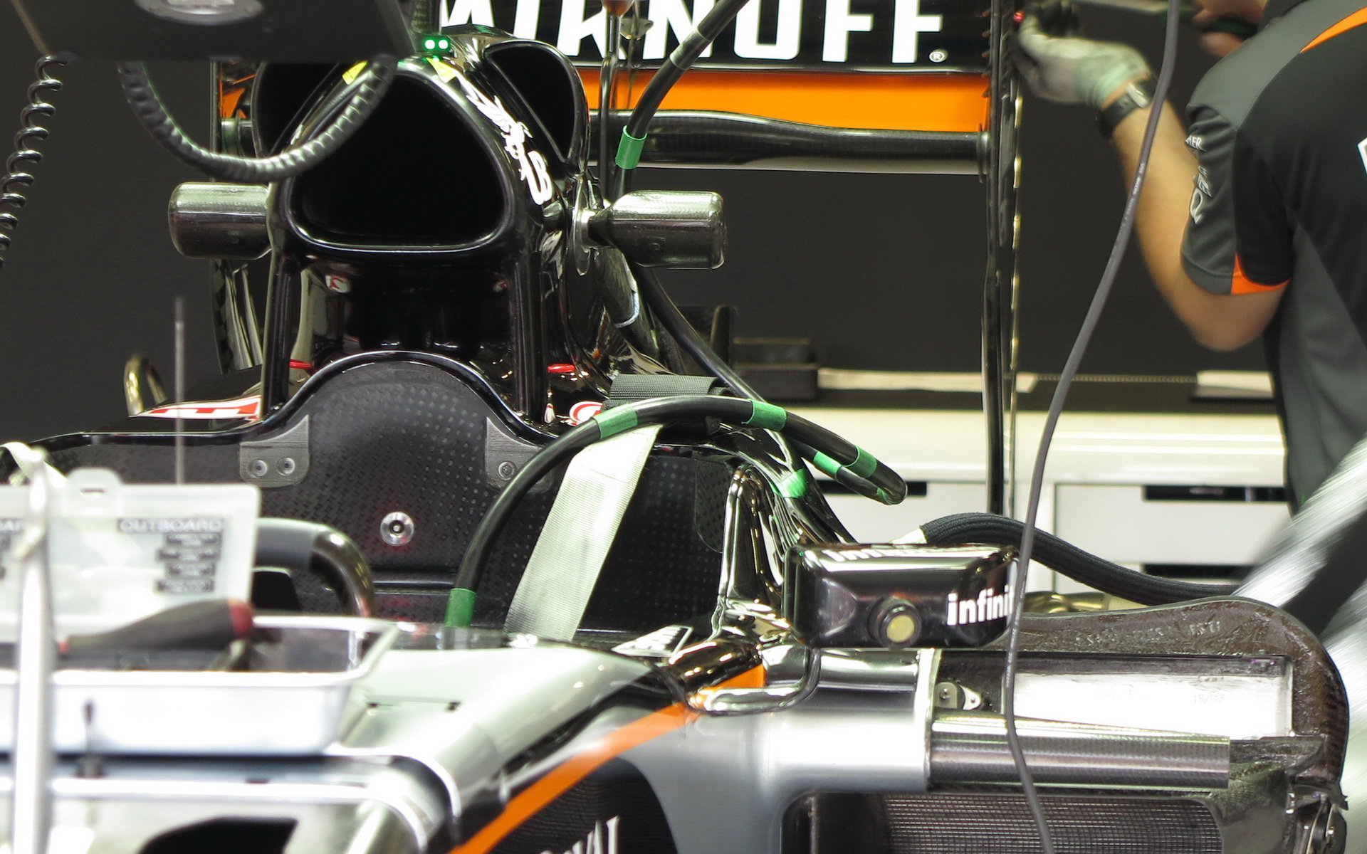 Kokpit vozu Force India VJM08 Mercedes