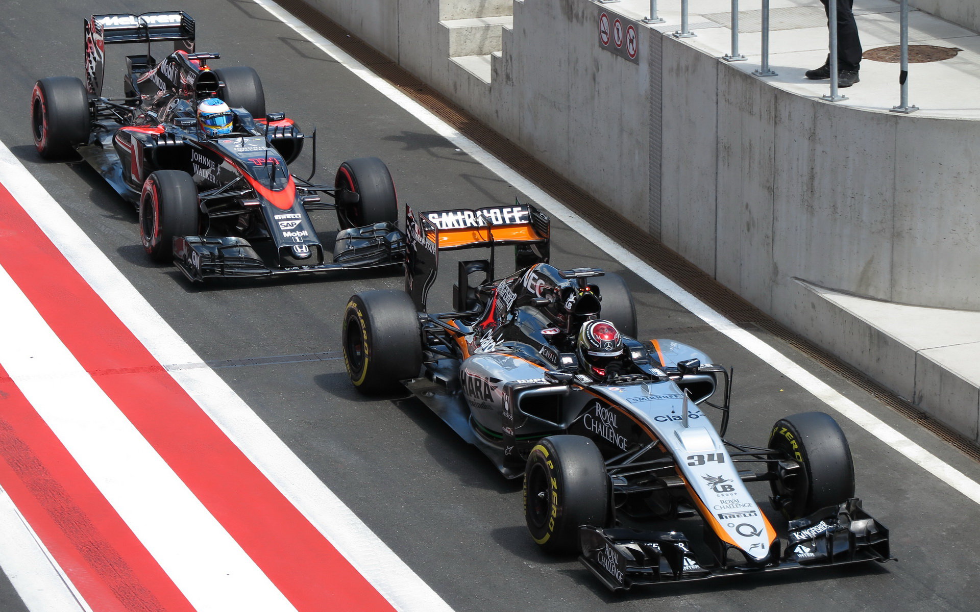 Wehrlein a Alonso při posledním testu v Rakousku