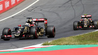 Grosjean a jeho týmový kolega Maldonado