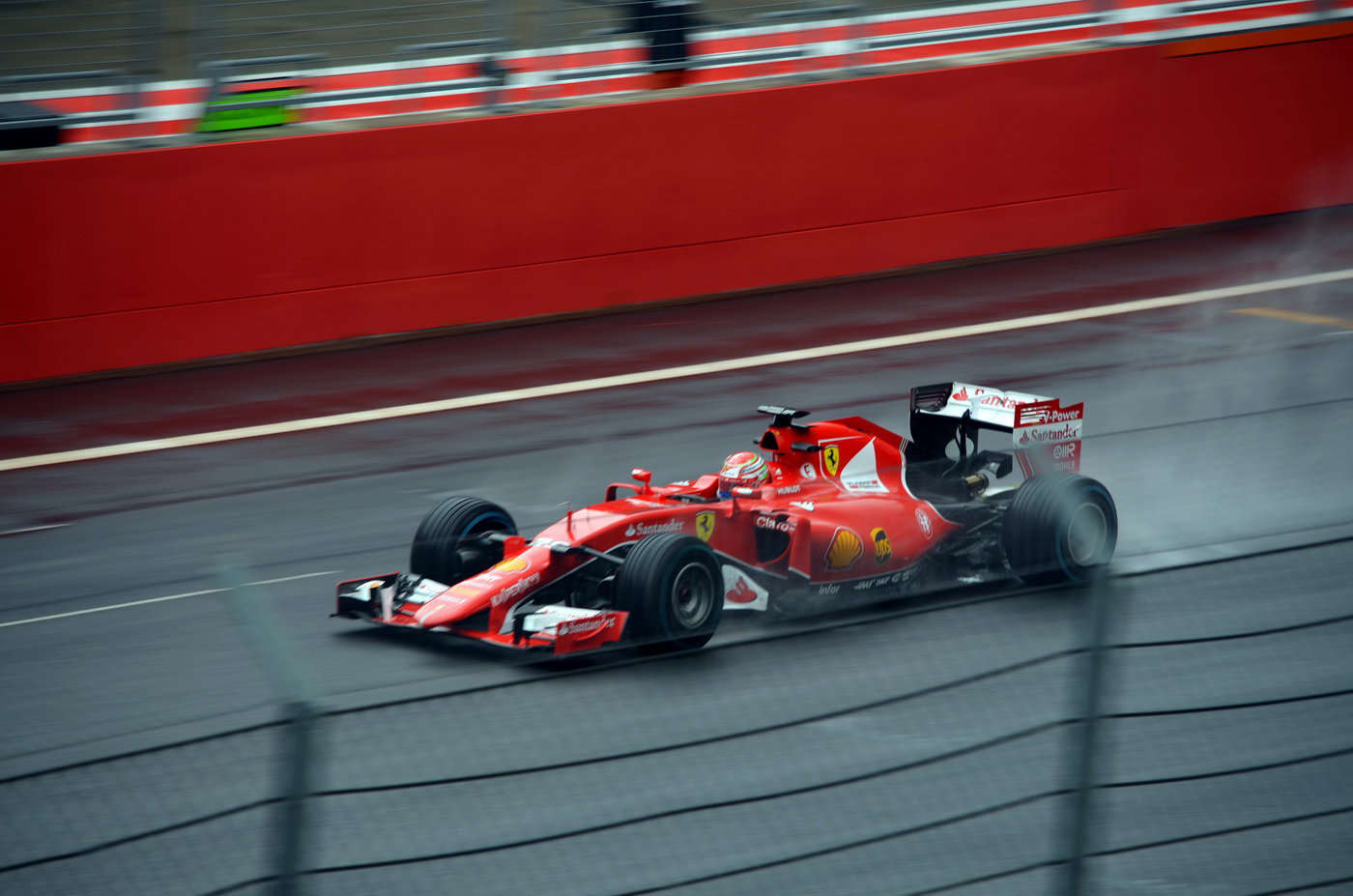 Antonio Fuoco a Ferrari SF15-T při testech na Red Bull Ringu (23.6.2015).