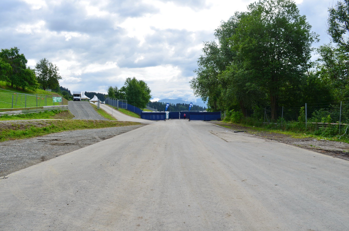 Starý Österreichring, svodidla na rovince Valvoline